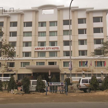 Airport City Hotel Calcutta Extérieur photo
