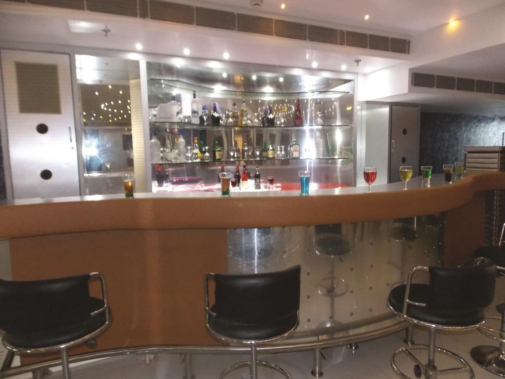 Airport City Hotel Calcutta Extérieur photo