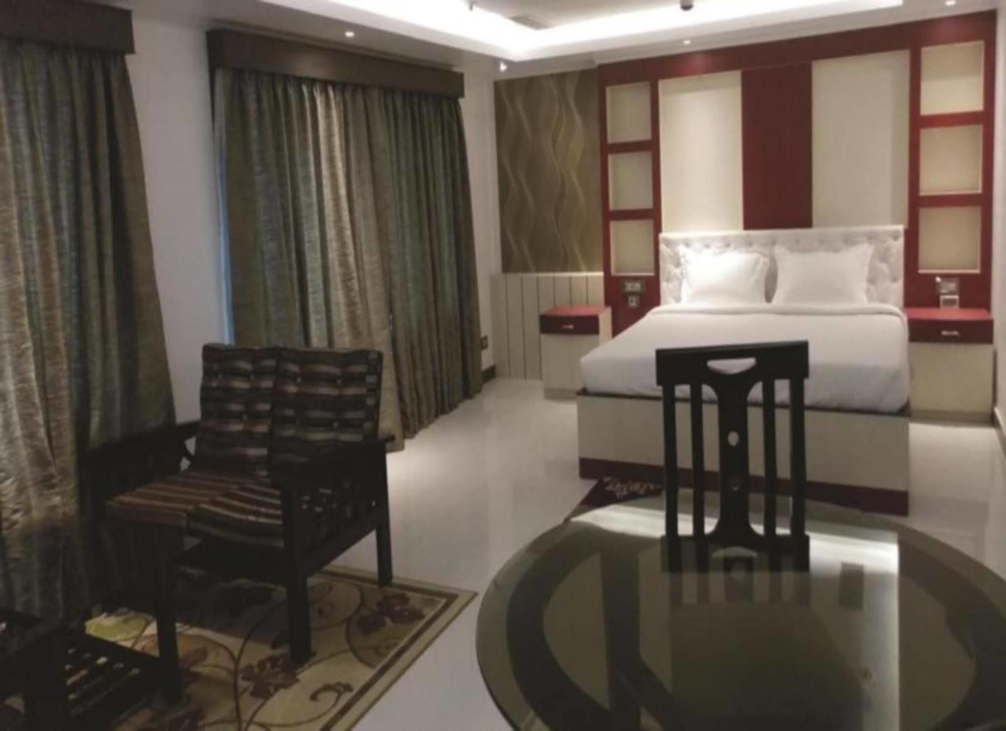 Airport City Hotel Calcutta Extérieur photo
