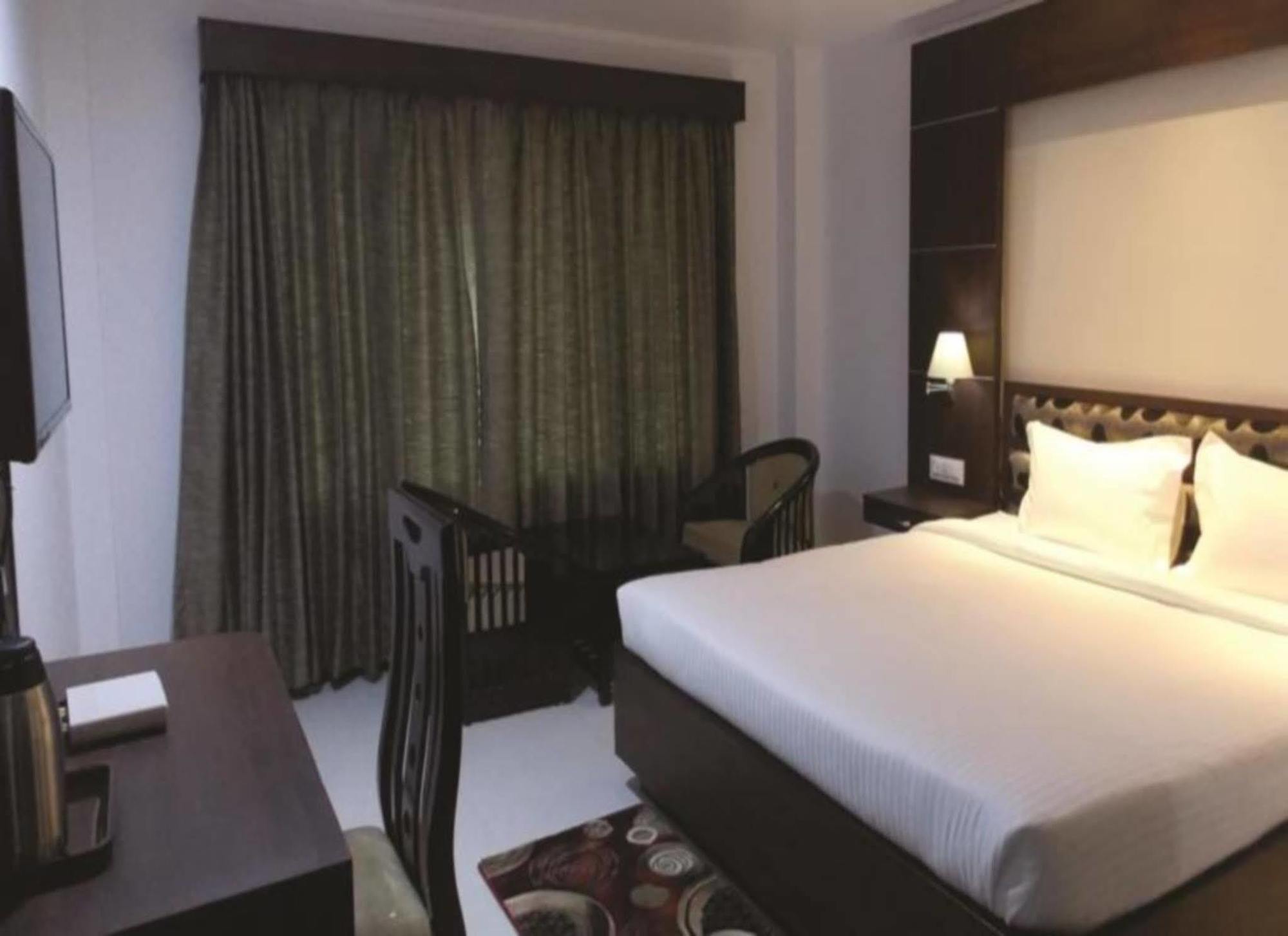 Airport City Hotel Calcutta Extérieur photo