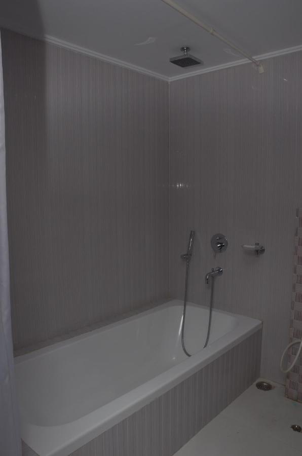 Airport City Hotel Calcutta Extérieur photo