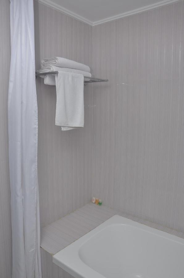 Airport City Hotel Calcutta Extérieur photo
